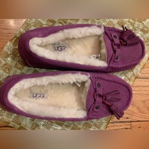 UGG Pinot noir slipper Size 7